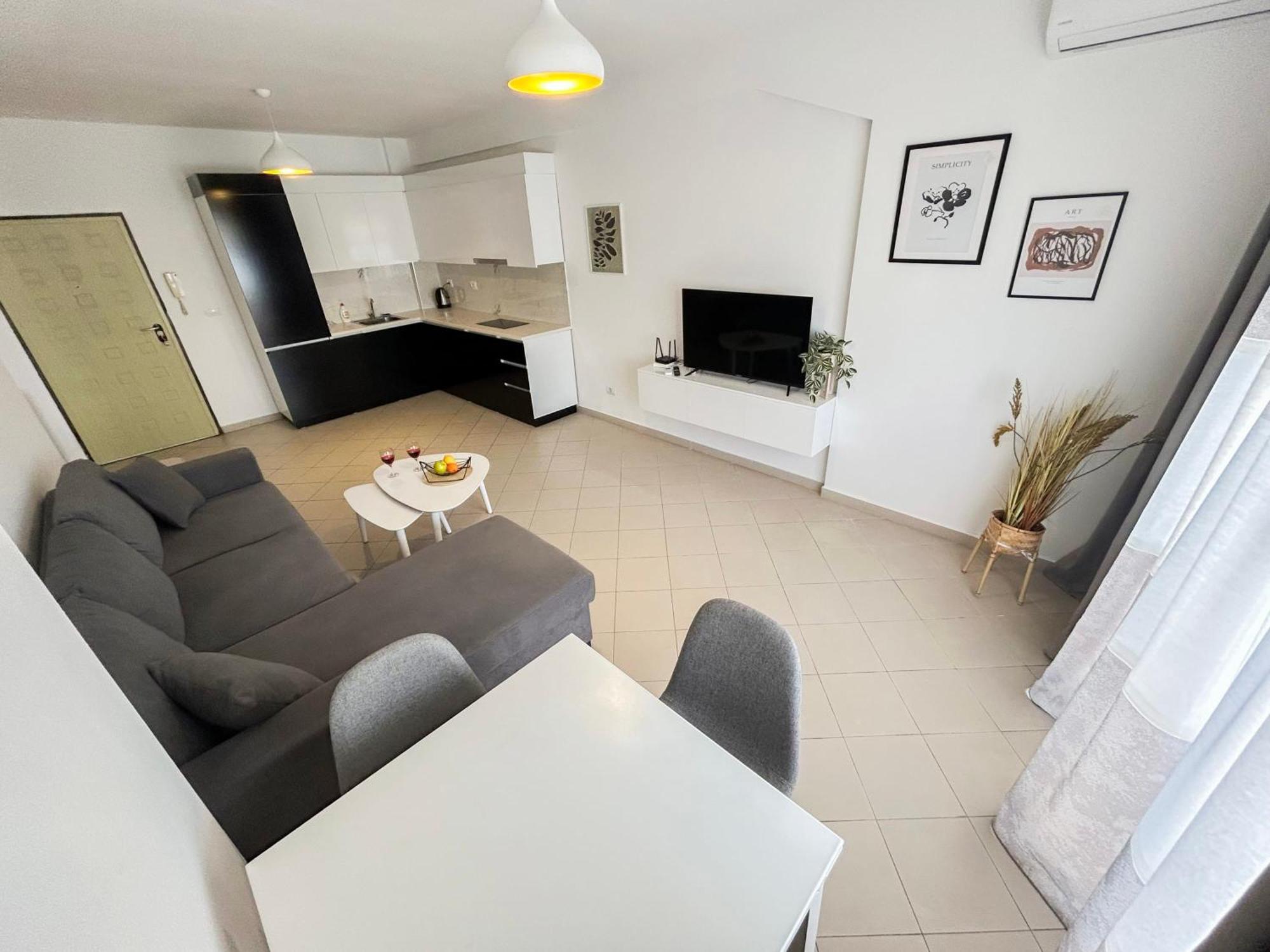 Emros 748 Apartamento Durrës
